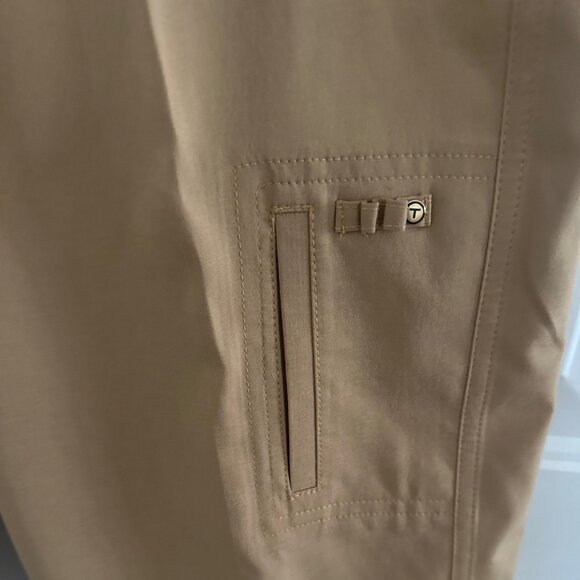 Ladies Capri Golf Pants - Picture 2 of 5